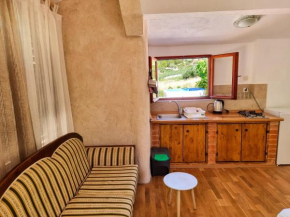 Matan's cottage Kula
